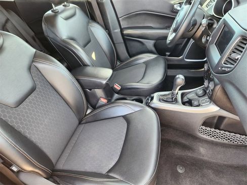 Used 2019 Jeep Compass Latitude image 15