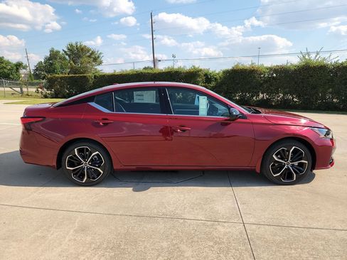 New 2025 Nissan Altima 2.5 SR image 28