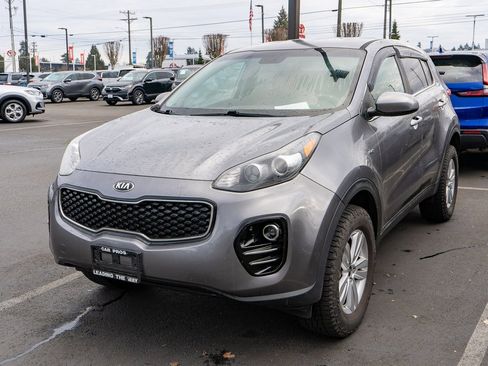 Used 2018 Kia Sportage LX image 3