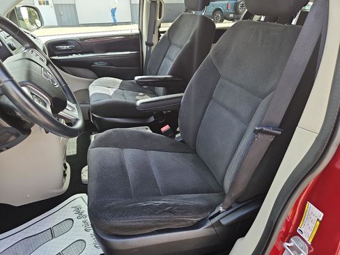 Used 2015 Dodge Grand Caravan SE w/ Quick Order Package 29E SE FWD image 12