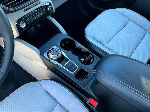 Used 2023 Ford Escape SE image 15