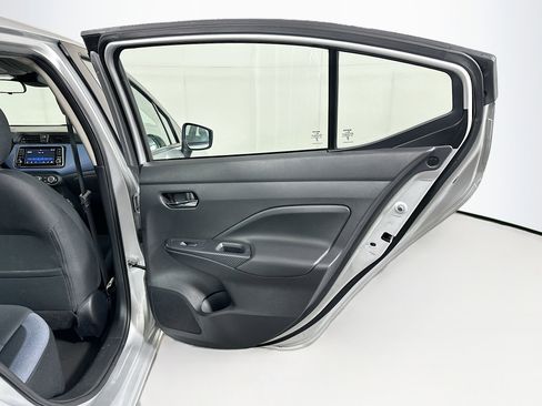 Used 2023 Nissan Versa SV image 28