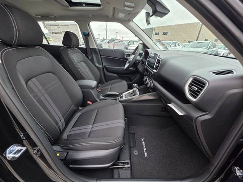 New 2025 Hyundai Venue SEL image 10
