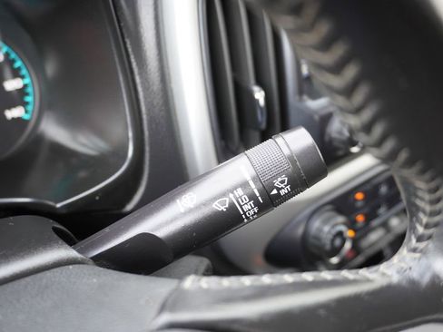 Used 2022 Chevrolet Colorado LT w/ Fleet Safety Package image 23