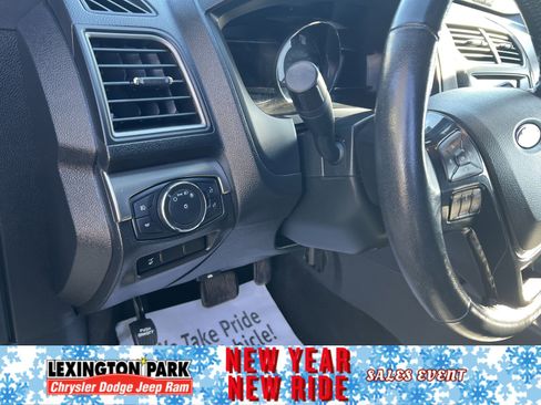 Used 2018 Ford Explorer XLT w/ Equipment Group 202A image 19