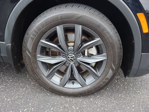 Used 2022 Volkswagen Tiguan SE AWD/4WD image 39