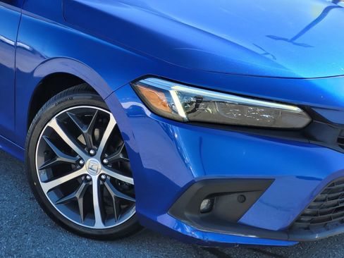 Used 2022 Honda Civic Touring image 4