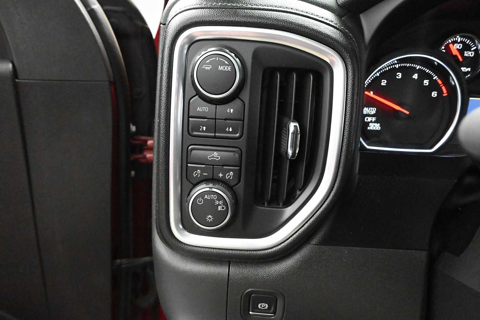 Used 2020 Chevrolet Silverado 1500 LT w/ All-Star Edition AWD/4WD image 13