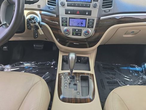 Used 2011 Hyundai Santa Fe Limited FWD image 3