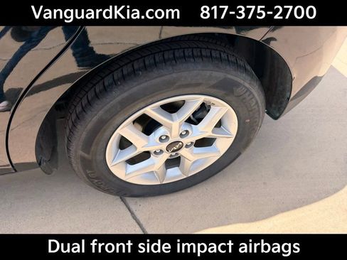 Certified 2025 Kia Soul LX image 9