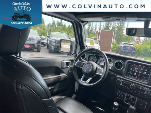 Used 2022 Jeep Wrangler Unlimited Sahara AWD/4WD image 25