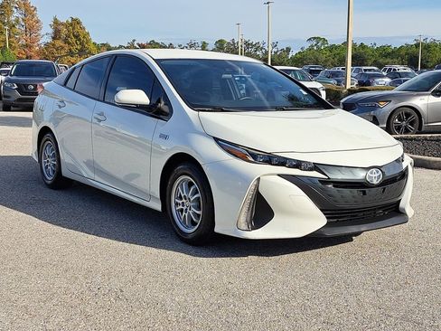 Used 2017 Toyota Prius Prime Plus image 2