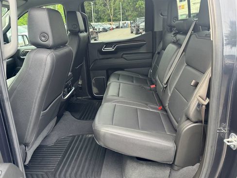 Used 2023 GMC Sierra 1500 SLT w/ SLT Premium Package AWD/4WD image 33