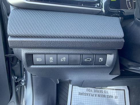Used 2025 Toyota Camry SE w/ Convenience Package AWD/4WD image 14