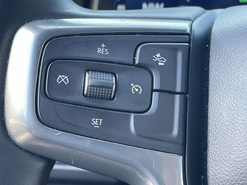 Used 2024 Chevrolet Suburban LT RWD image 27