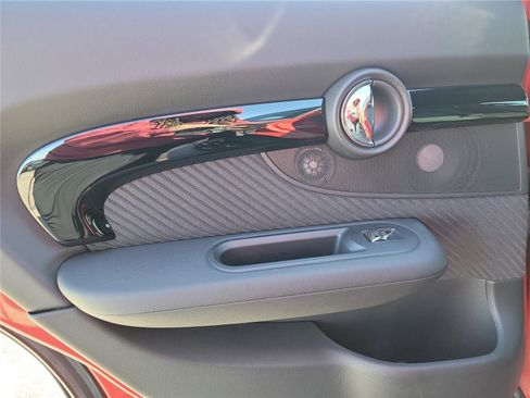 Used 2017 MINI Cooper Clubman S image 13