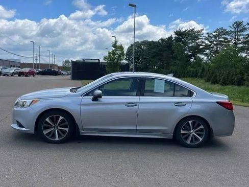 Used 2017 Subaru Legacy 2.5i Limited AWD/4WD image 3