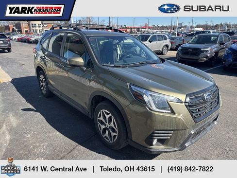 Used 2023 Subaru Forester Premium image 1