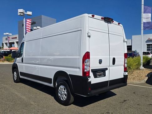 Used 2025 RAM ProMaster 2500 w/ Quick Order Package 22G SLT FWD image 6