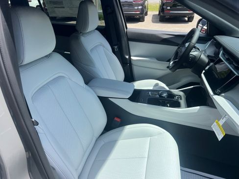 New 2026 Jeep Cherokee Limited AWD/4WD image 17