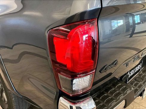 Used 2023 Toyota Tacoma SR5 w/ Black Out Package (TMS) AWD/4WD image 37