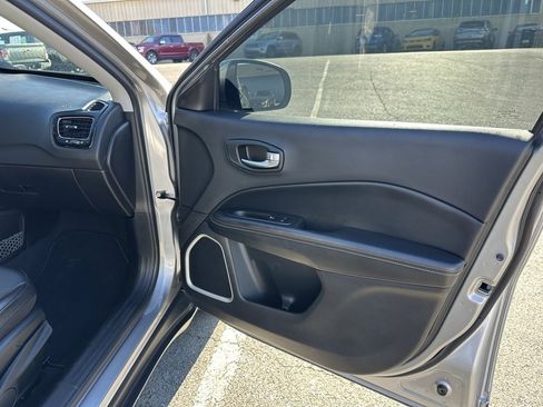 Used 2020 Jeep Compass Latitude image 15