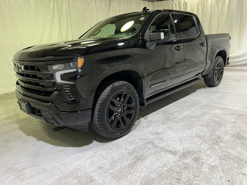 Used 2025 Chevrolet Silverado 1500 High Country w/ Midnight Edition AWD/4WD image 6