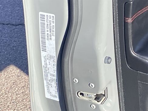 Used 2022 Jeep Compass Trailhawk w/ Trailhawk Convenience Group image 29