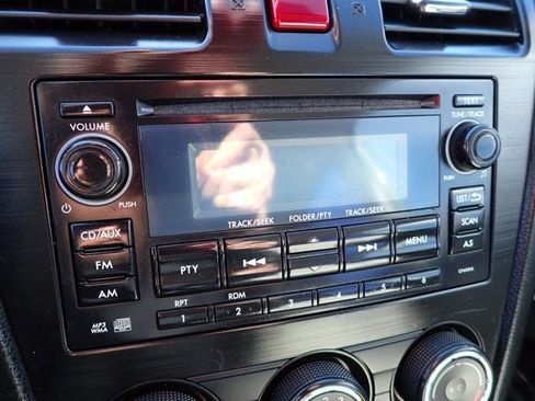 Used 2015 Subaru Forester 2.5i w/ Alloy Wheel Package image 19