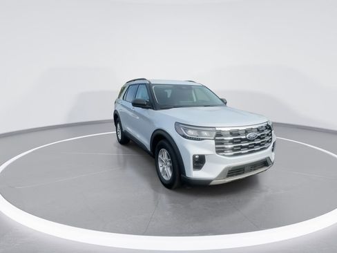 New 2026 Ford Explorer Active RWD image 3