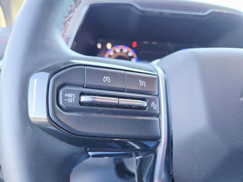 Used 2024 Chevrolet Colorado Z71 w/ Z71 Convenience Package 2 image 19