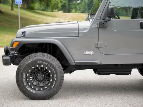 Used 2004 Jeep Wrangler 4WD w/ 30" Tire & Wheel Group image 20