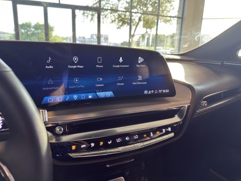 Certified 2024 Cadillac Lyriq Luxury AWD/4WD image 11