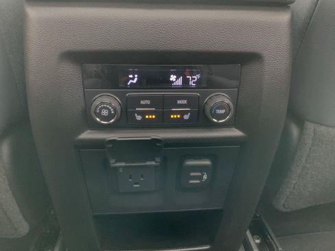 Used 2020 Chevrolet Traverse Premier AWD/4WD image 57
