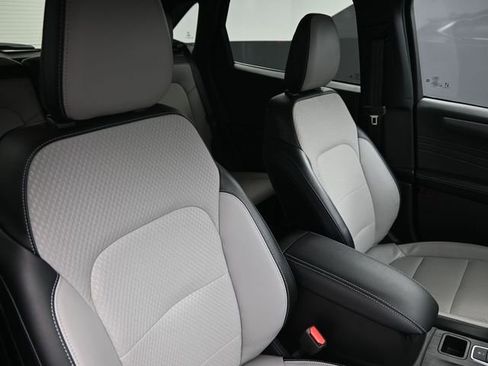 Used 2025 Ford Escape Base image 37