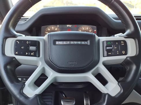 Used 2020 Land Rover Defender 110 HSE AWD/4WD image 16