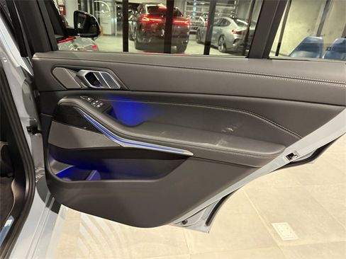 Used 2026 BMW X7 xDrive40i w/ M Sport Package image 36