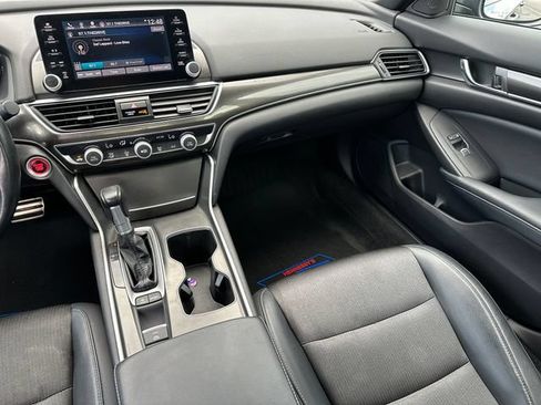 Used 2018 Honda Accord Sport image 14