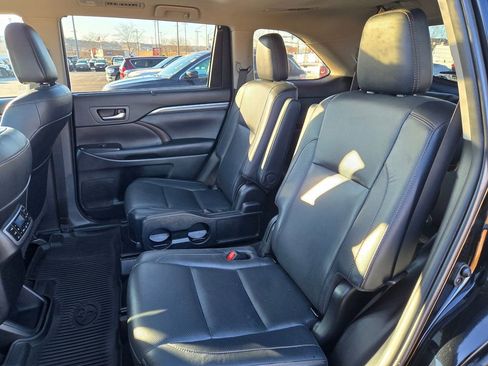 Used 2019 Toyota Highlander Limited Platinum image 26
