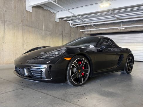 Certified 2025 Porsche 718 Boxster S RWD image 1