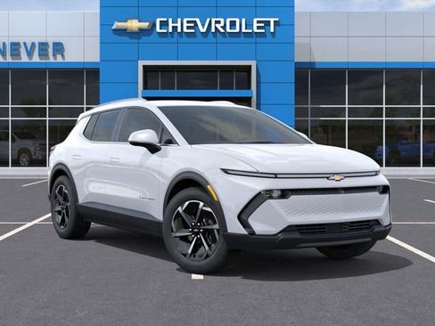 New 2026 Chevrolet Equinox EV LT image 8