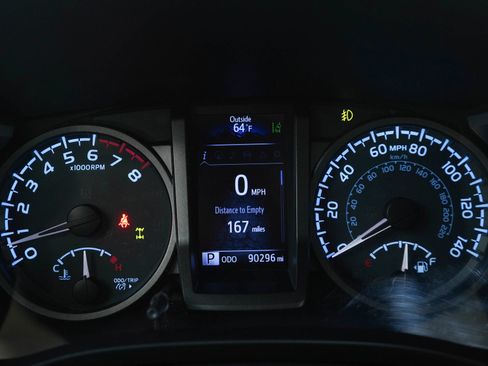 Used 2019 Toyota Tacoma TRD Sport image 25