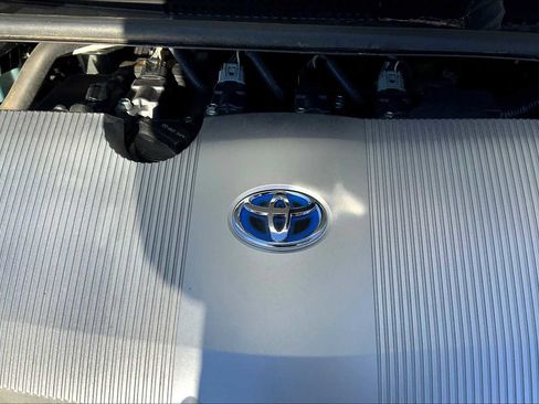 Used 2016 Toyota Prius Three Touring image 29