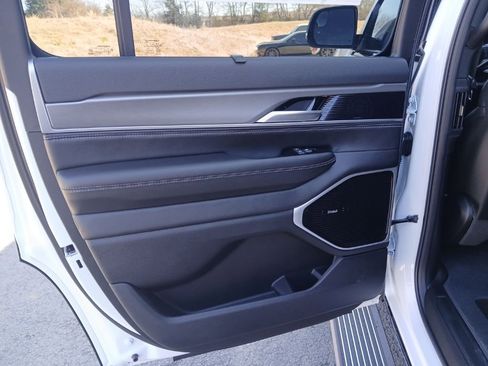 New 2026 Jeep Grand Wagoneer Limited image 35