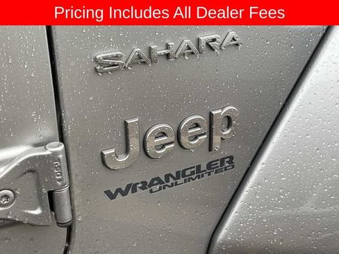 Used 2019 Jeep Wrangler Unlimited Sahara w/ Safety Group AWD/4WD image 9
