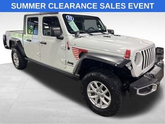 Used 2023 Jeep Gladiator Sport AWD/4WD video 3