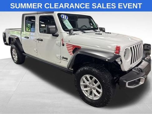 Used 2023 Jeep Gladiator Sport AWD/4WD image 3