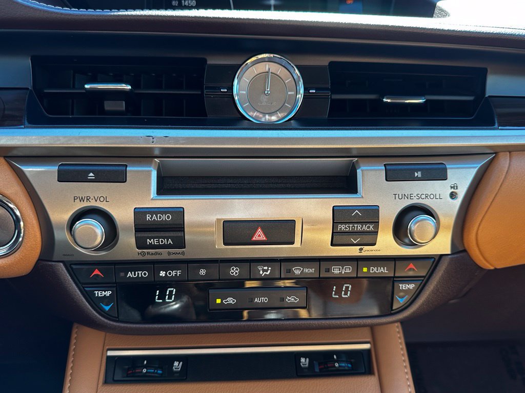 Used 2016 Lexus ES 350 w/ Premium Package w/Wood Trim FWD image 31