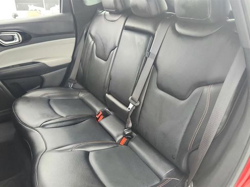 Used 2023 Jeep Compass Limited image 17