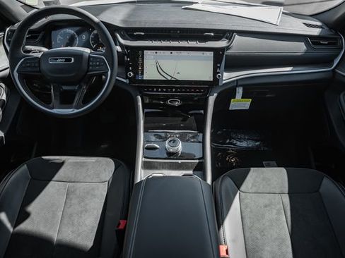 New 2026 Jeep Grand Cherokee Laredo image 24